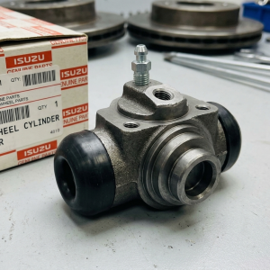 Wheel Cylinder Isuzu 4.3 NKR Rear